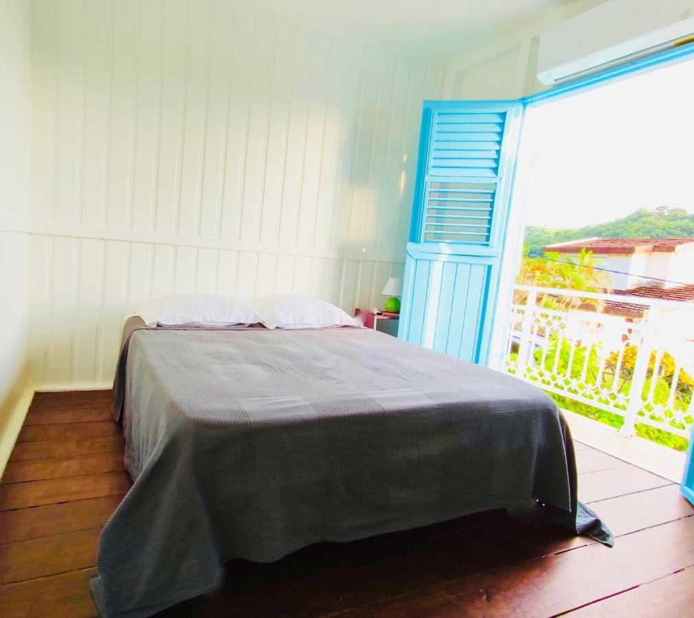Location Maison Bleue Avec Piscine Privative Au Carbet Martinique Ле-Карбе Екстер'єр фото